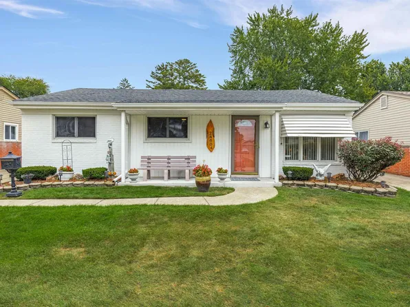 28004 Roy St, Saint Clair Shores, MI 48081