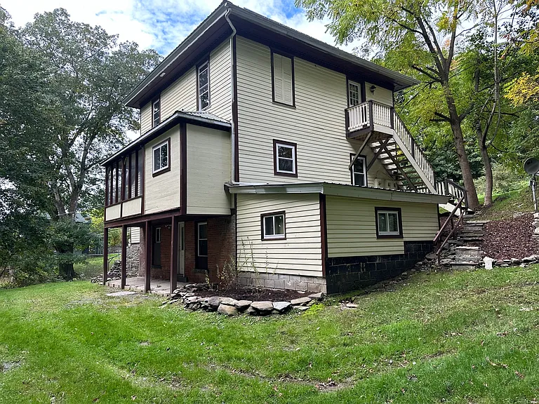 318 E Main St #2 — Photo 4