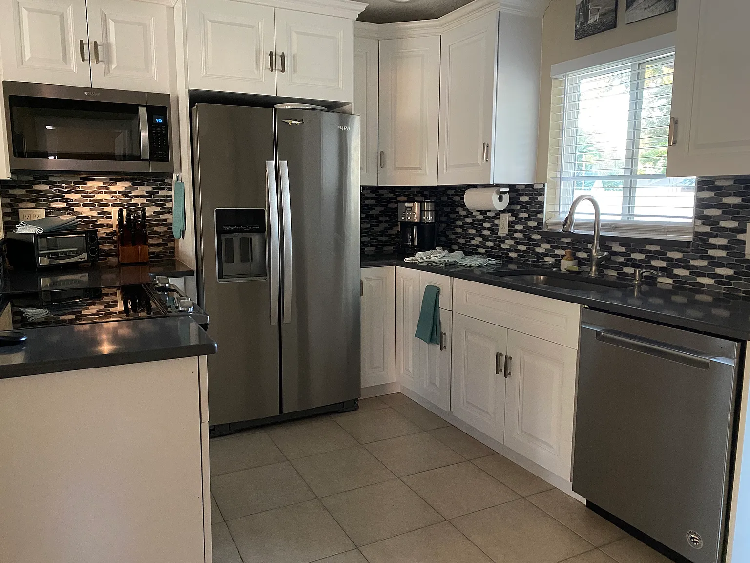 3 bed, 1136 sqft, $2,600 — Photo 1
