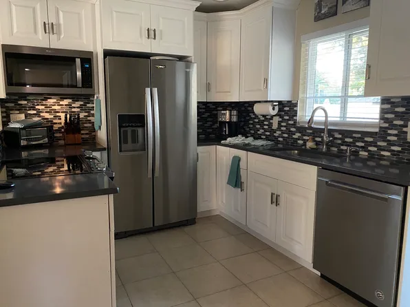 10737 61st Ave, Seminole, FL 33772