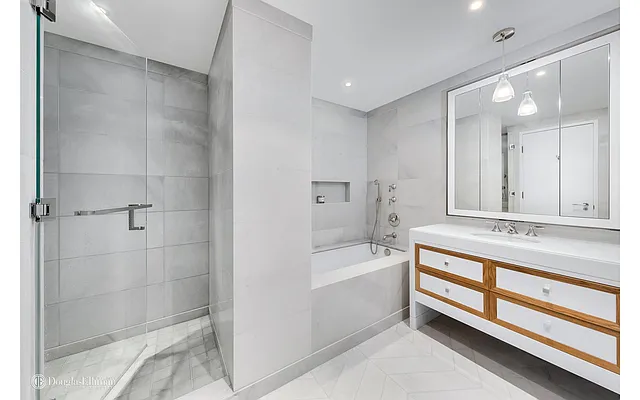 Rented by Douglas Elliman | media 7