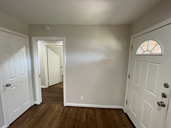 4th image of 1605 White Way Dr