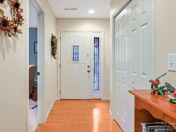 3rd image of 439 Kyfields #439