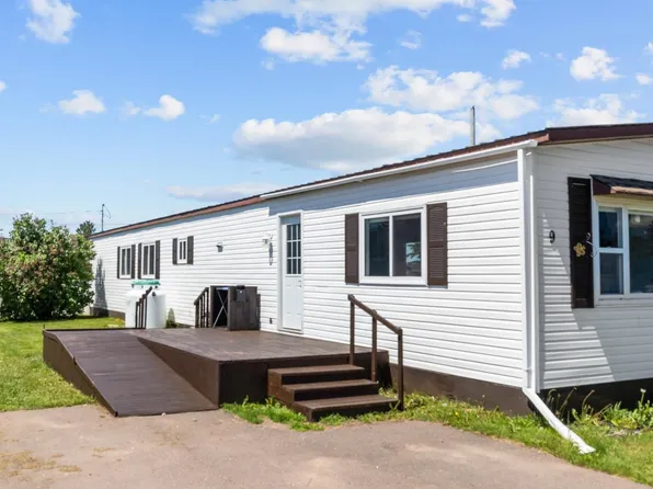 9 1st St, Kensington, PE C0B 1M0
