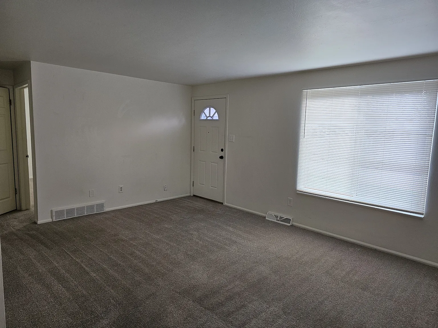 1162 Cree Dr — Photo 3