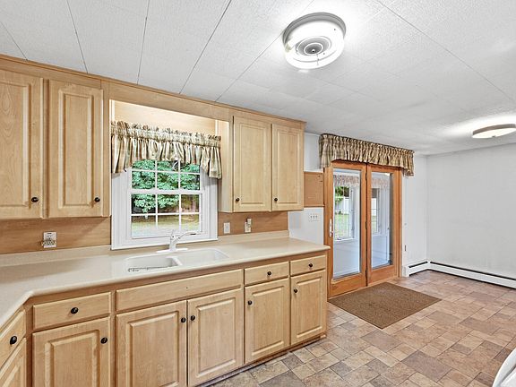 4th image of 32 Mountain View Drive