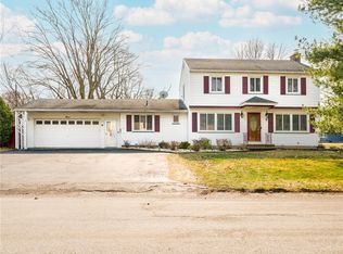 188 Rosemont Dr, Rochester, NY 14617