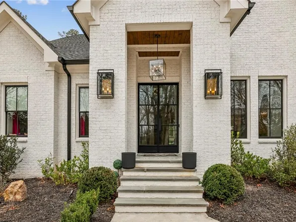 6055 Riverside Dr, Atlanta, GA 30328