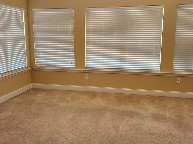 402 Nandina Ct — Photo 4
