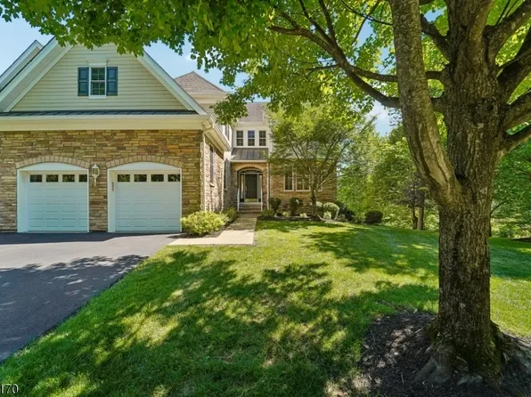 1 Roehm Ct, West Orange Twp., NJ 07052
