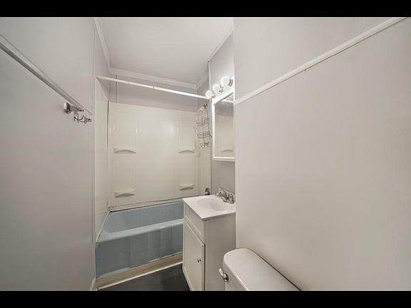 5th image of 10414 S Maryland Ave #1