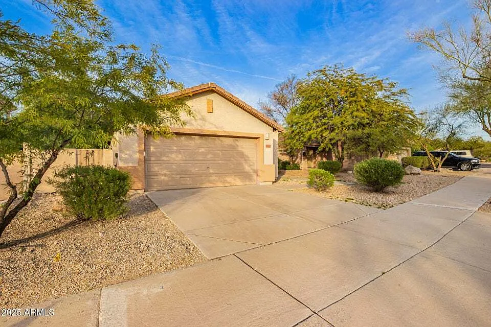17530 W Wind Drift Ct
