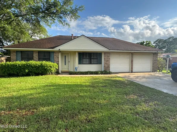 5406 Monaco Dr, Pascagoula, MS 39581