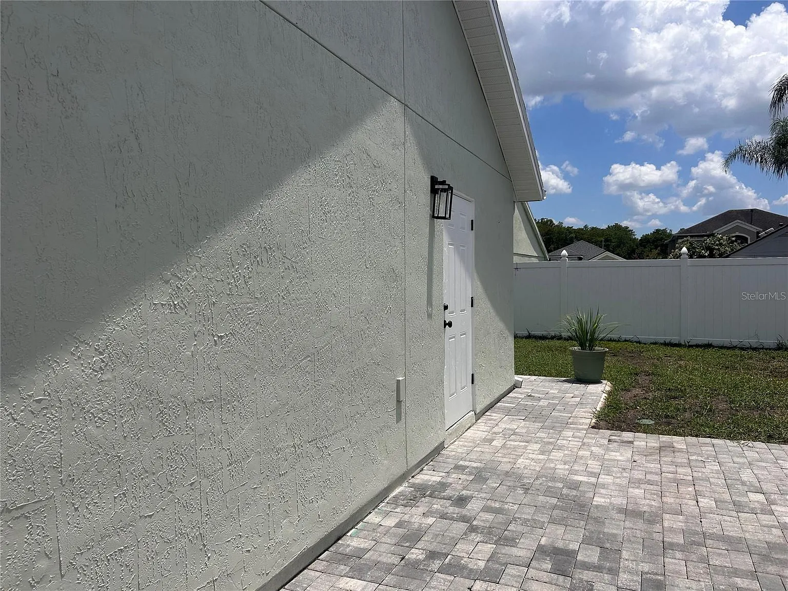 1 bed, 1.0 bath, 325 sqft, $1,500 — Photo 2