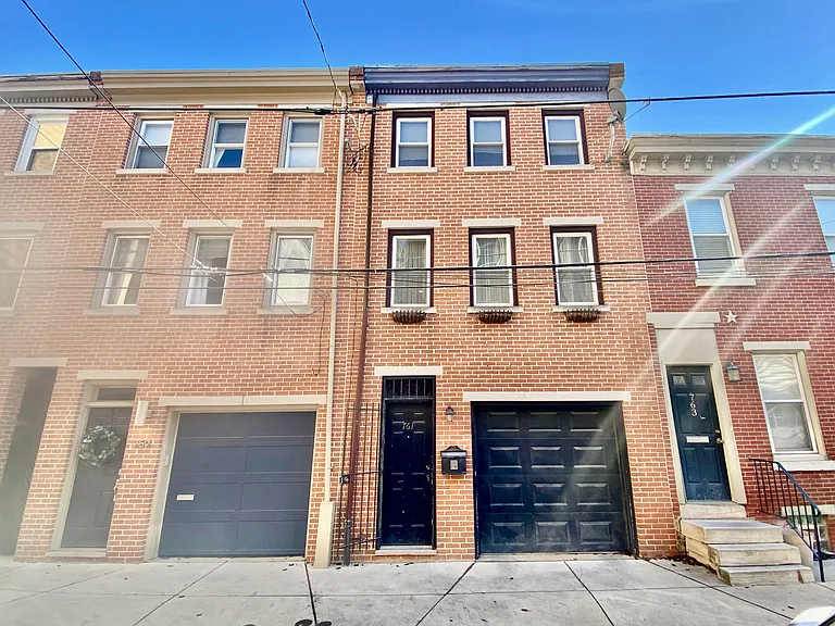 761 S Mole St — Photo 1