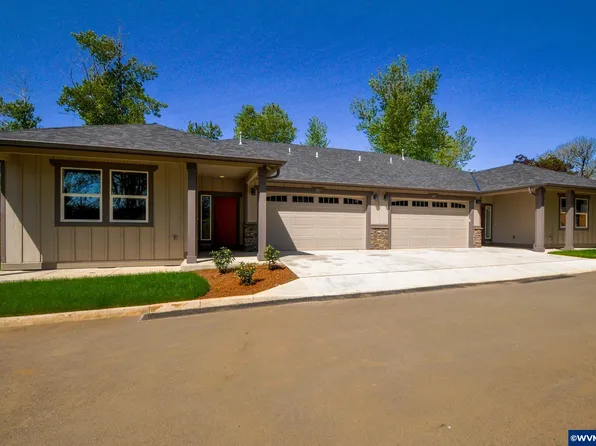 257 NW Douglas St, Dallas, OR 97338