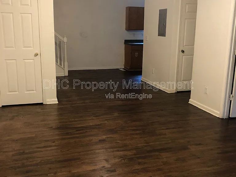 1944 North Ave NW — Photo 5