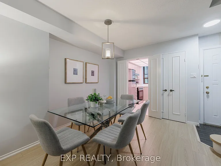 25 Dundonald St — Photo 7