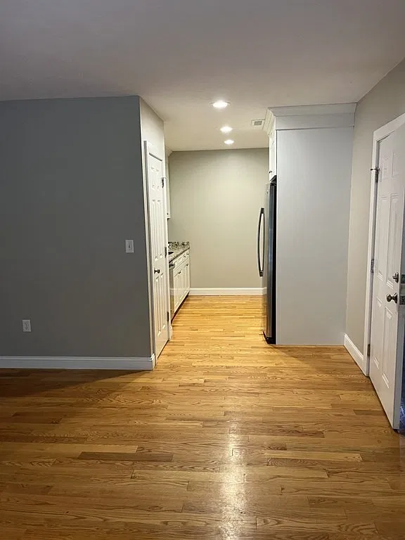 2 bed, 1.0 bath, 800 sqft, $2,350 — Photo 3