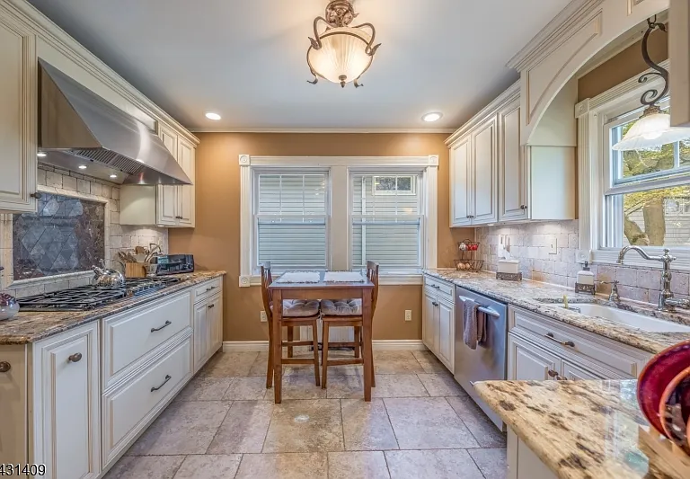 366 Gregory Ave — Photo 13