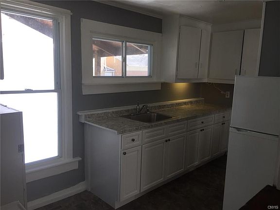 5th image of 205 W Manlius St