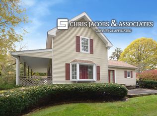 1940 Palatine Rd, Inverness, IL 60067