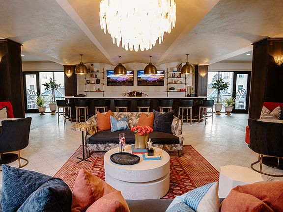 5th image of 1025 Luxe Ave #3539162