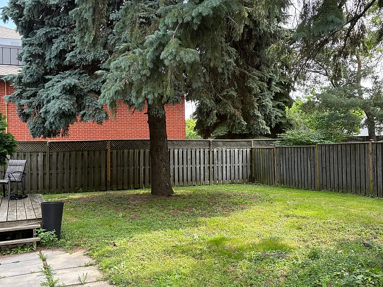 110 Wilson St W #2 — Photo 3