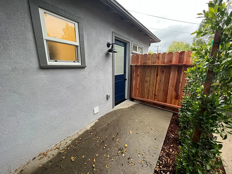 Oakdale Dr — Photo 22