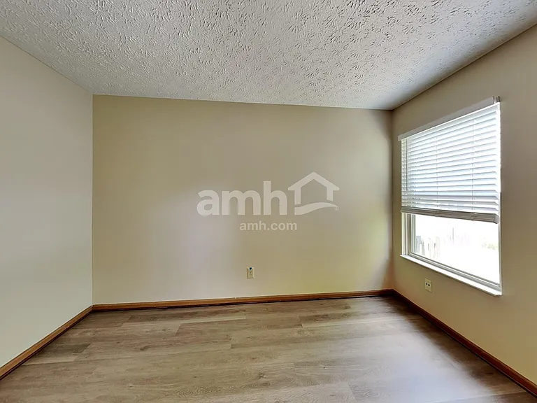 4930 Kingpin Dr — Photo 10