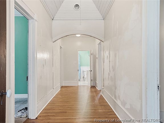 5th image of 206 E 2nd Ave