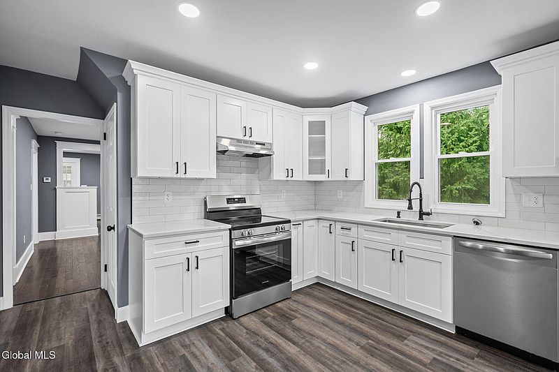3rd image of 215 5th Street