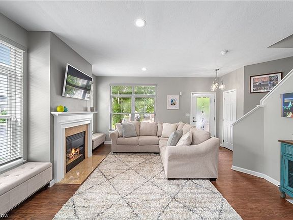 5th image of 1279 W 76th St