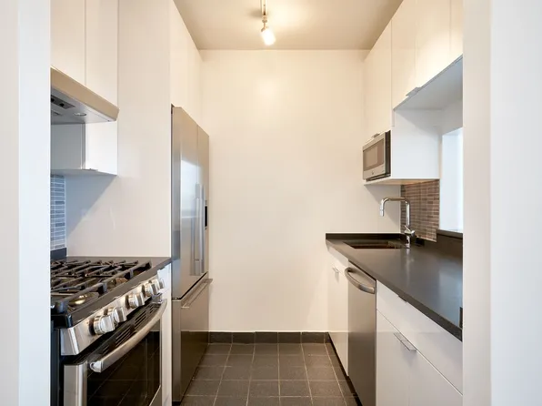 75 West End Avenue image 7 of 30