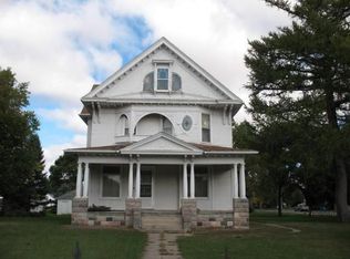 904 12th Ave, Clarkfield, MN 56223