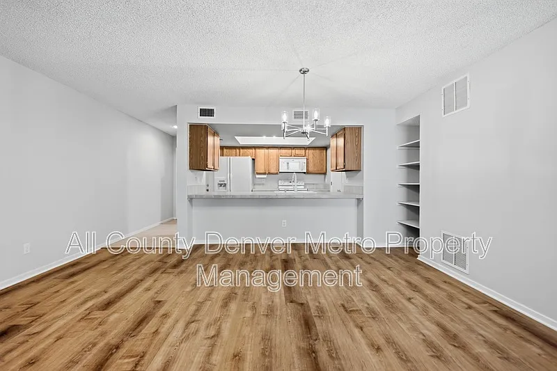2 bed, 2.0 bath, 1206 sqft, $2,595 — Photo 3
