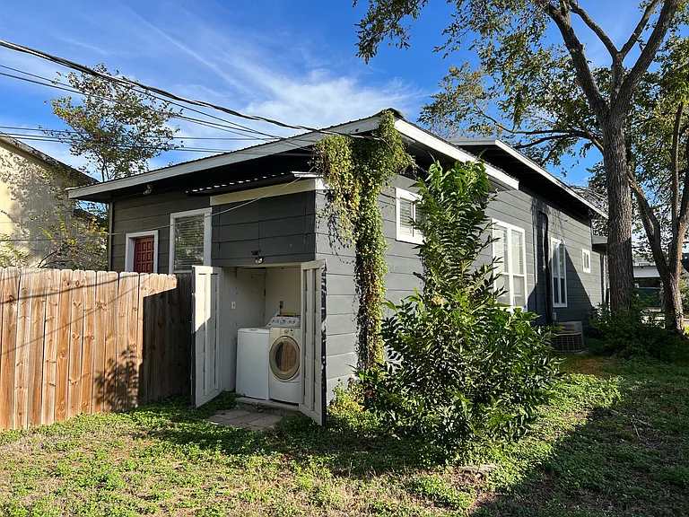 607 Nelray Blvd #B — Photo 14