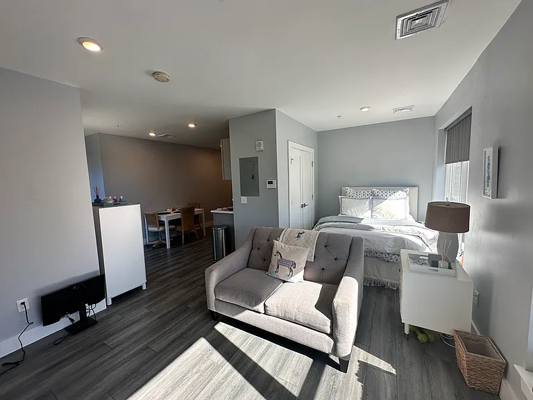 55-57 W 5th St #302 — Photo 9
