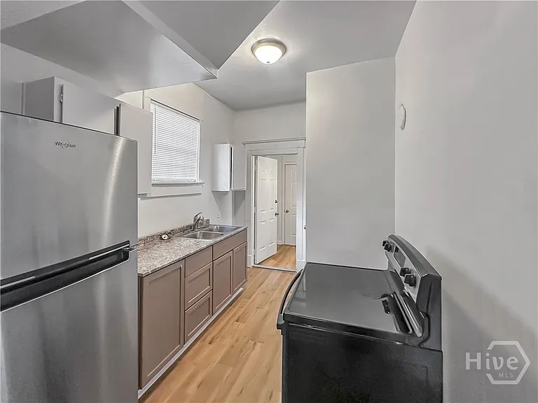 1022 W 46th St — Photo 8