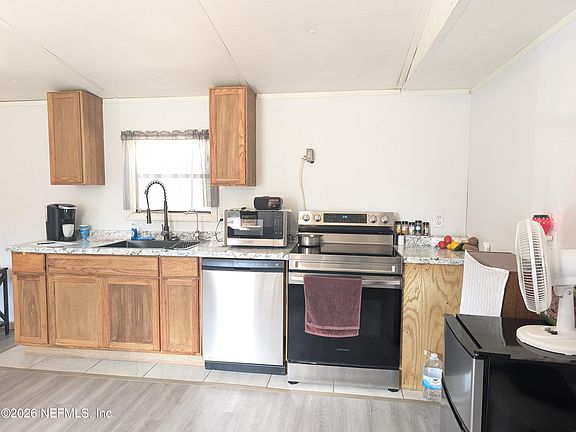 5th image of 114 DURDEN Road