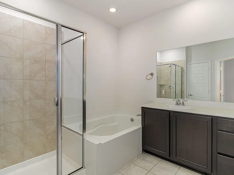 2413 Siskiyou St — Photo 14