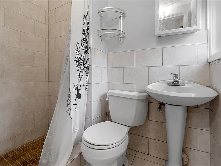 7 Pine St #2 — Photo 20