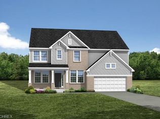 570 Dover Dr, Aurora, OH 44202