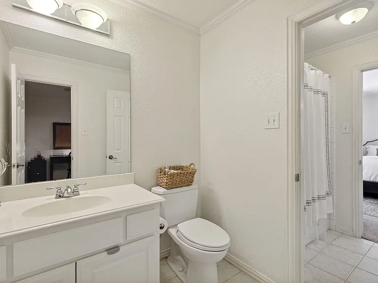 2704 Amherst Ave — Photo 27