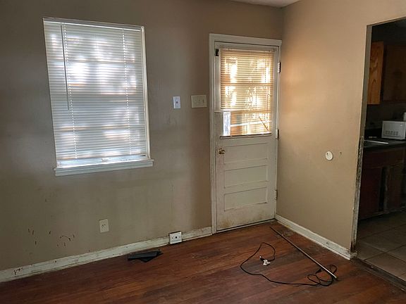 3rd image of 5425 Lochinvar Dr