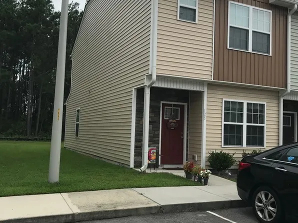 125 Beacon Woods Dr, Holly Ridge, NC 28445