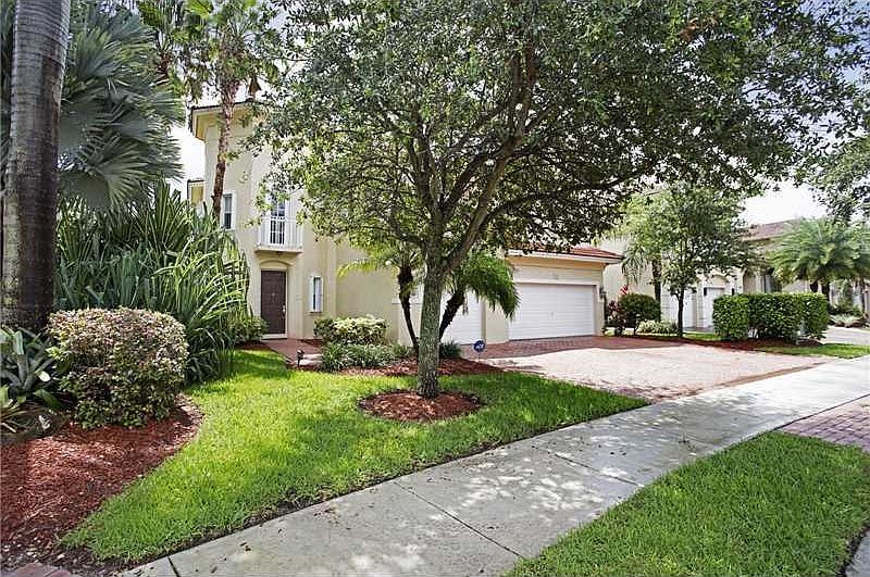1st image of 7061 NW 113th Ct