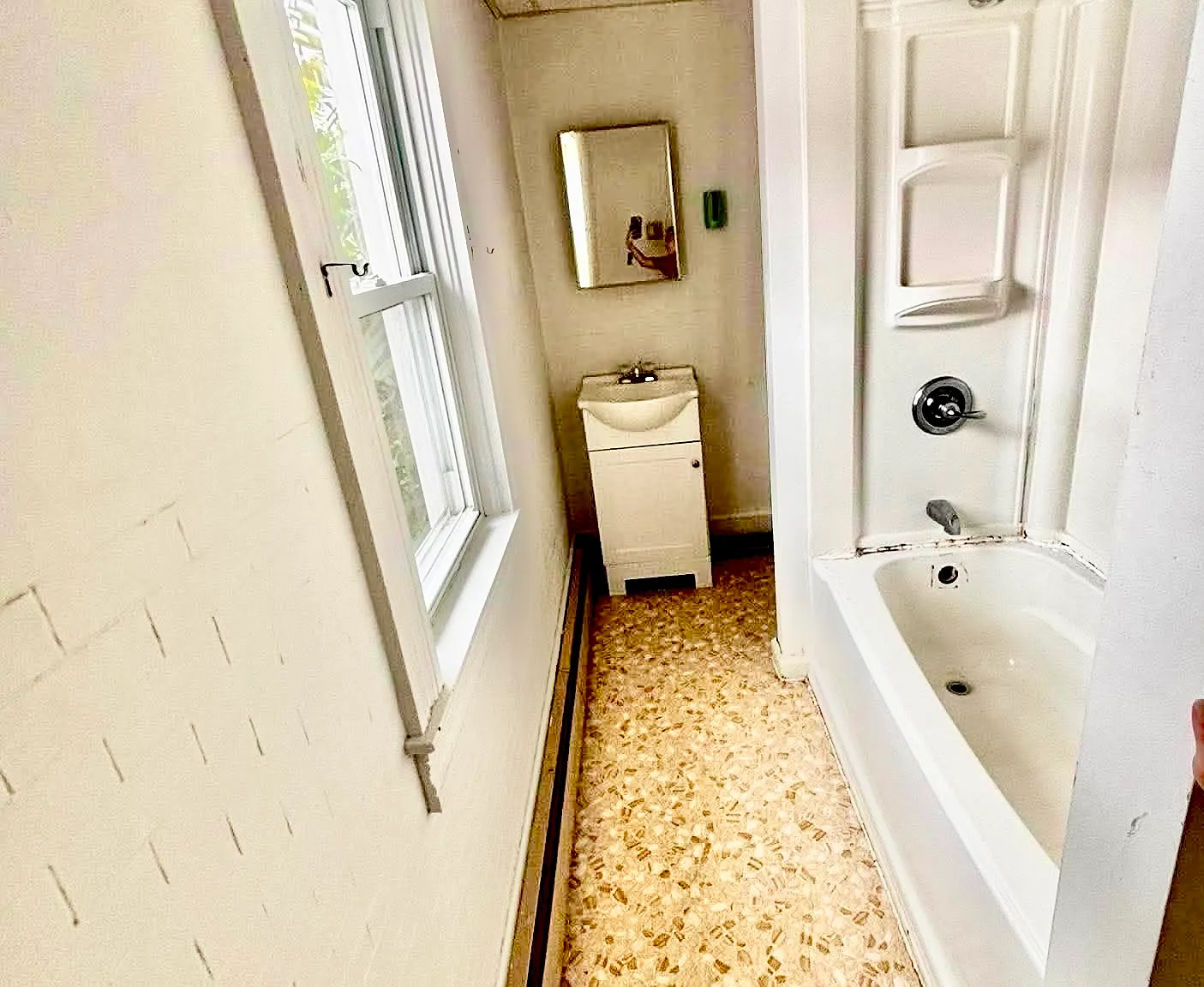 2 bed, 450 sqft, $895 — Photo 4