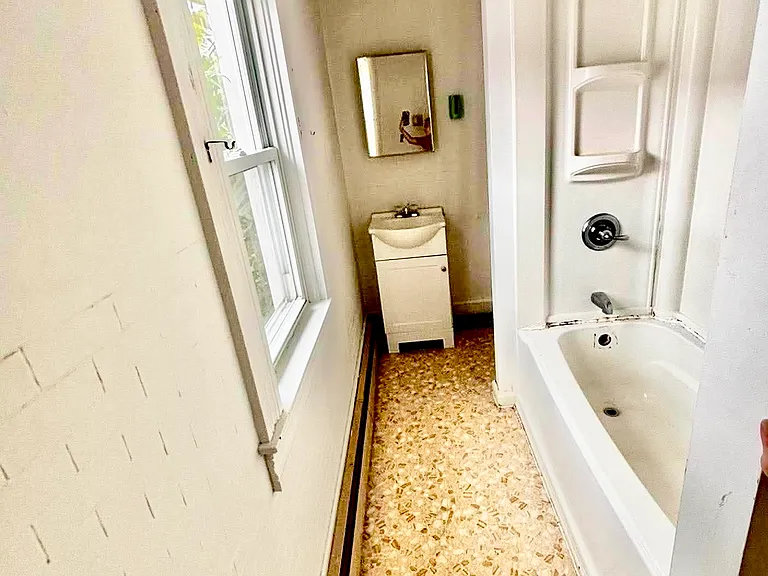 26 W College Ave #B — Photo 4