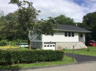29 Tobyhanna Trl, Hopatcong, NJ 07843